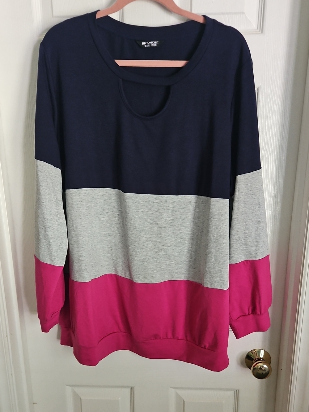 BloomChic Plus Pullover Sweatshirt Navy, Heather Gray & Fuchsia 26-28 Like New!
